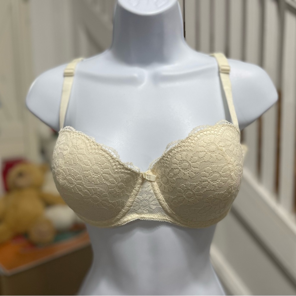 NWOT Women’s Size 37C Primark Microfiber Lace Bra In Cream Color